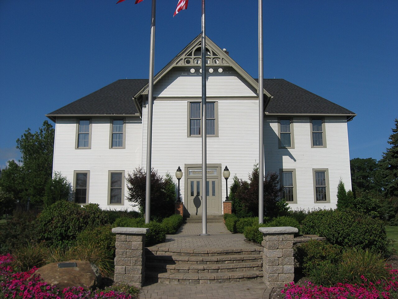 Aurora, Ohio: Aurora Town Hall on South Chillicothe Road