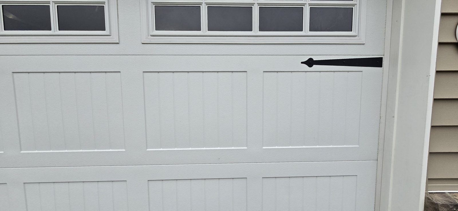 Residential garage door on a Proactive Garage Door Repair job, photo 2