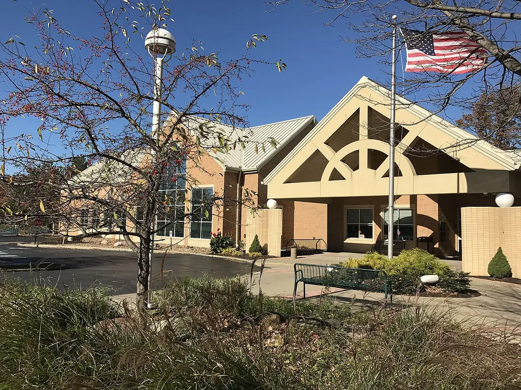 Avon Lake, Ohio: This exterior view of Avon Lake Public Library was taken November 13, 2016.