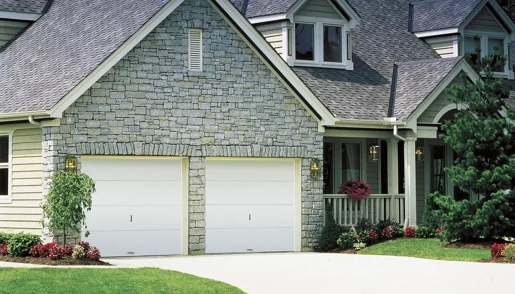 Clopay Classic Wood garage door, example 2